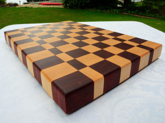 Endgrain Cutting Board, made of Padauk and Hard Maple - Kato Woodshop